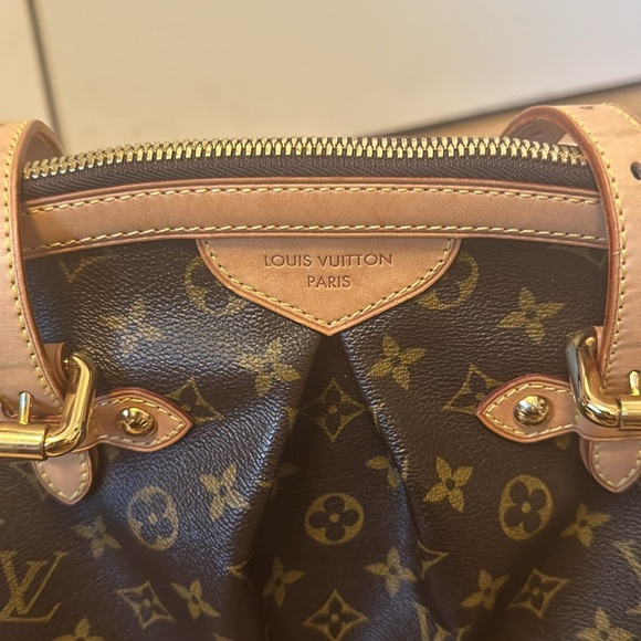 Authentic Louis Vuitton Tivoli GM - Picture 6 of 17